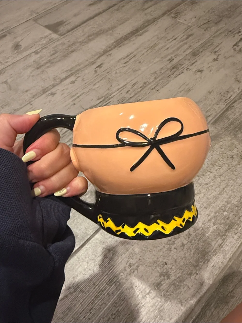 Williams Sonoma Charlie Brown Mug Halloween with Black Handle and Yellow Trim